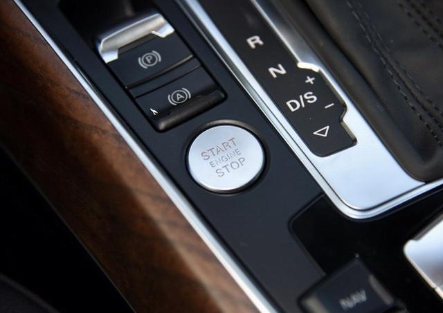 奥迪q5提供无钥匙进入及一键启动系统