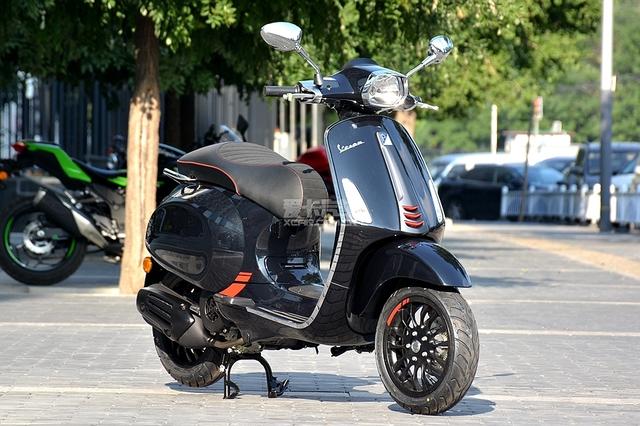 Vespa Sprint̼ر