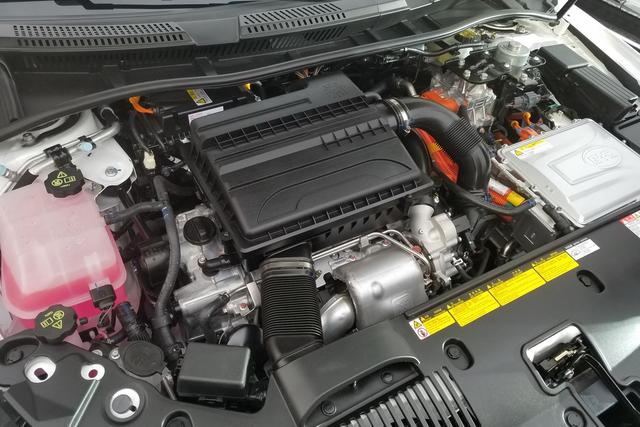 比亚迪秦100/唐100上市 补贴后17.39万元起