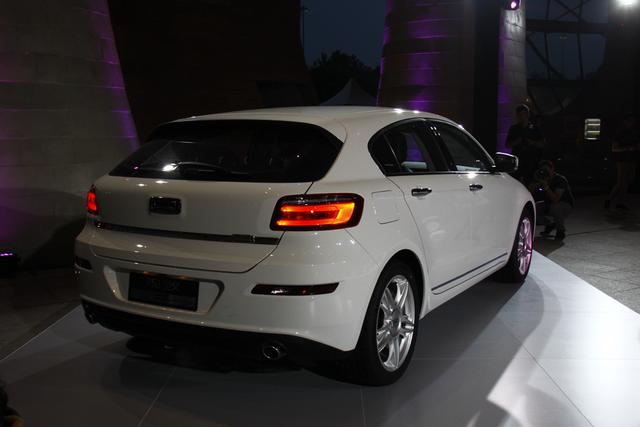 观致3五门版的外观