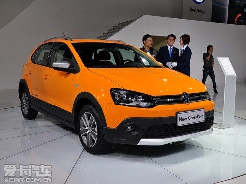 上, 上海大众 带来了全新的cross polo车型.