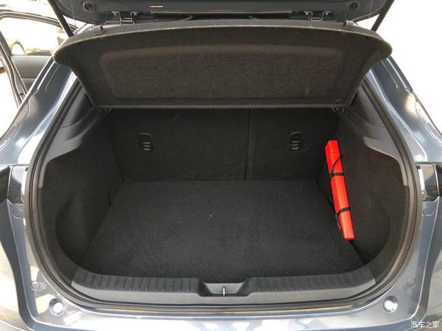 1个排量8个配置 马自达CX-30现已到店 