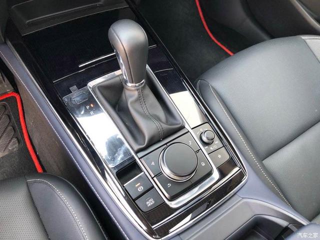 1个排量8个配置 马自达CX-30现已到店 