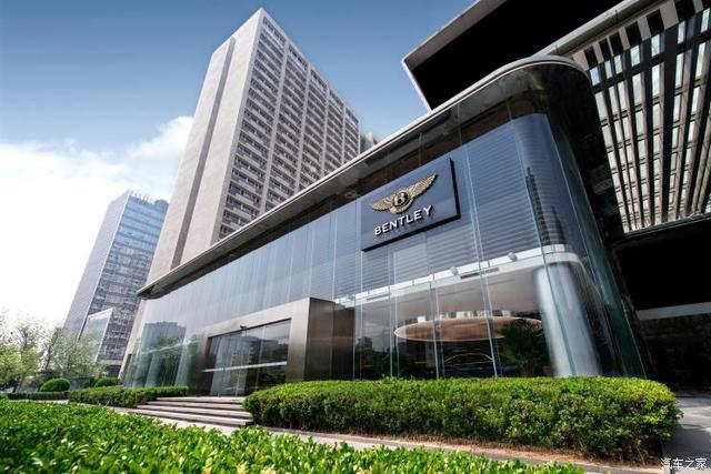 宾利飞驰交付/在华零售店现已正式开放 