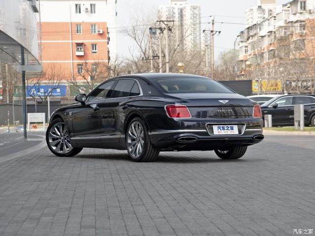 宾利飞驰交付/在华零售店现已正式开放 