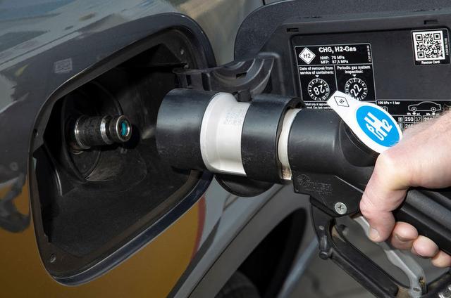 氢动力到底有多远？——海外测试奔驰GLC F-Cell