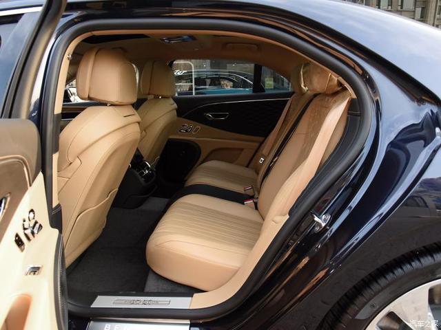 宾利飞驰交付/在华零售店现已正式开放 