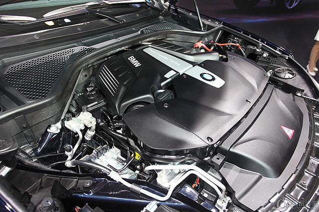 geartronic 6 速手自一体变速箱 动力系统方面,全新一代宝马x5 柴油版