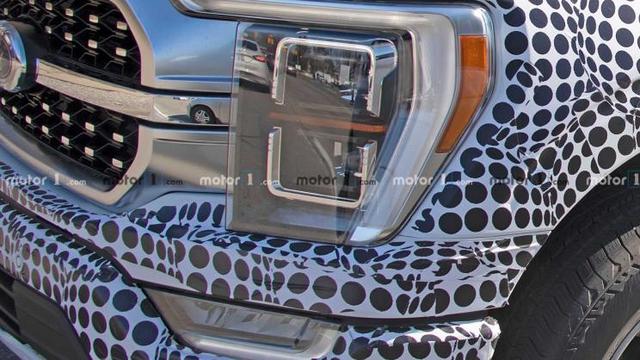 增大尺寸中控屏 新款福特F-150内饰谍照