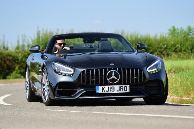 ׶Ծ ʱ911 CabrioletԱAMG GT Roadster 