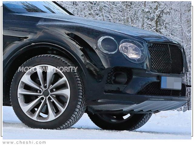 宾利新款添越路试谍照 搭3.0T混动系统外观调整