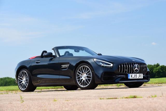 ׶Ծ ʱ911 CabrioletԱAMG GT Roadster 