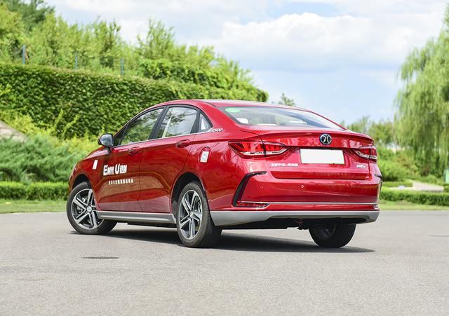 这几款自主品牌纯电家轿经济实用