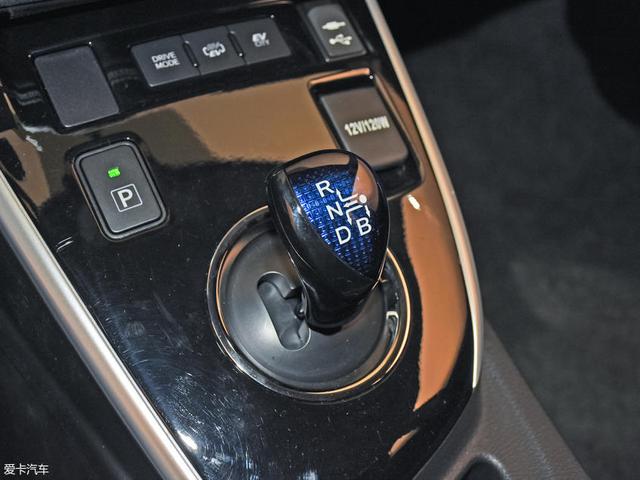 卡罗拉双擎档位b怎么用-2021款卡罗拉双擎档位介绍