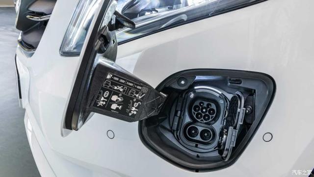 动力/配置提升 奔驰新款威霆正式发布 