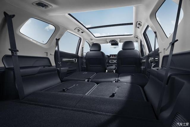 定位中型SUV 吉利豪越更多内饰官图发布