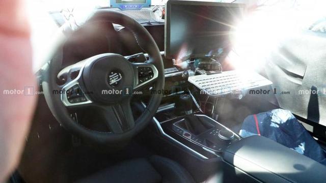 提供手动挡 全新宝马M4内饰谍照曝光 