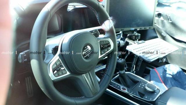 提供手动挡 全新宝马M4内饰谍照曝光 