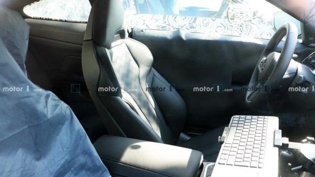 提供手动挡 全新宝马M4内饰谍照曝光 