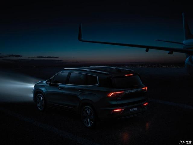 定位中型SUV 吉利豪越更多内饰官图发布