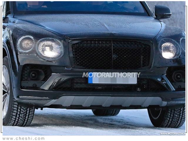 宾利新款添越路试谍照 搭3.0T混动系统外观调整