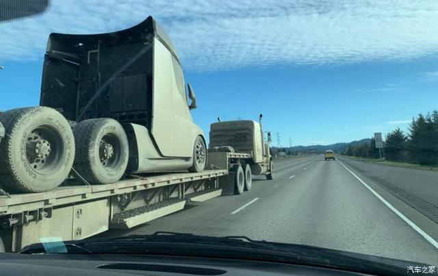 冬测完成即将量产?特斯拉Semi现身街头