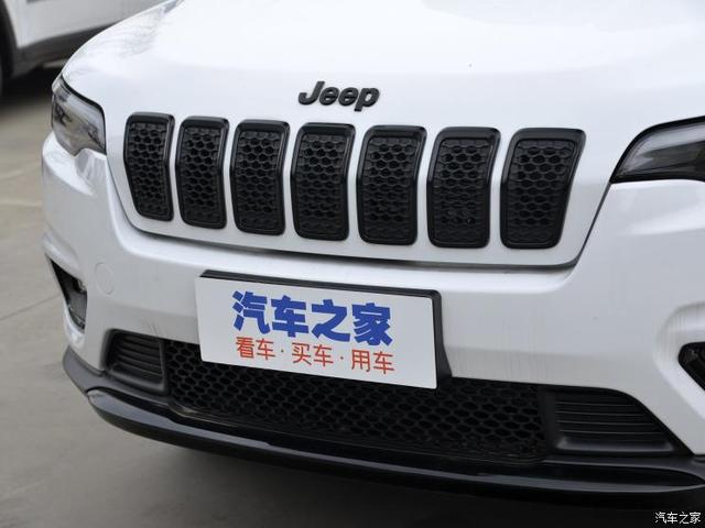 全系2.0T动力 新款Jeep自由光配置曝光 