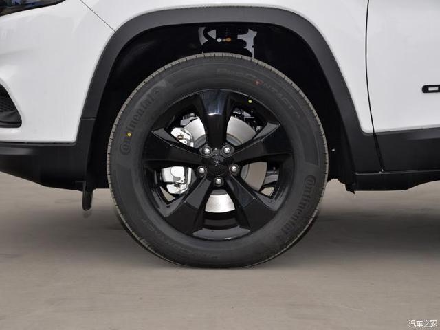 全系2.0T动力 新款Jeep自由光配置曝光 
