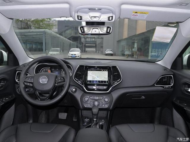 全系2.0T动力 新款Jeep自由光配置曝光 