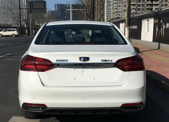 续航里程的提升吉利新款帝豪ev实车曝光