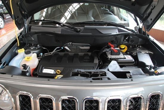 [新车上市]2013款jeep自由客售24.59万元起