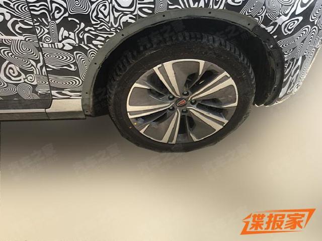 内饰连体屏设计 红旗E115最新路试谍照 