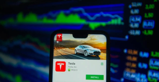 特斯拉APP突然瘫痪 大批车主没法上车