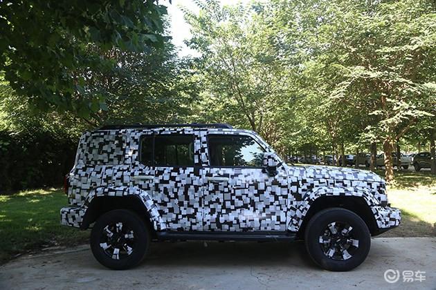 非承载式车身结构 WEY坦克300硬派SUV谍照曝光