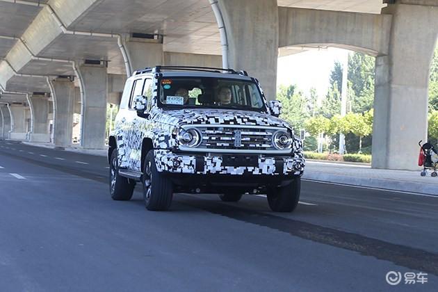 非承载式车身结构 WEY坦克300硬派SUV谍照曝光