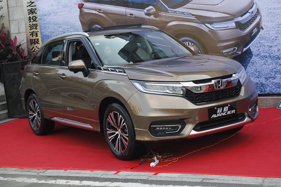 com;吉林大学一教室顶棚墙皮脱落 女生手背擦伤(图)冠世新生驭梦而行