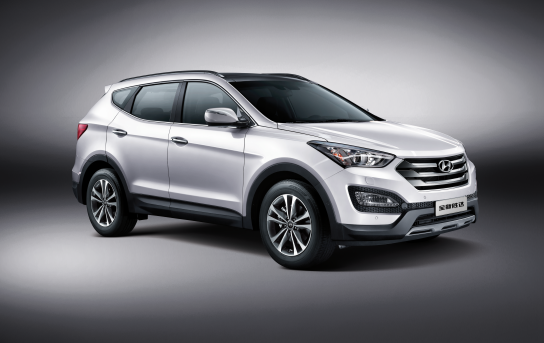 2015款全新胜达增三款2.0t车型 21.98万起