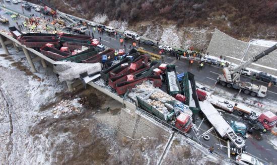 雾霾天交通事故频发 如何才能更安全行车?