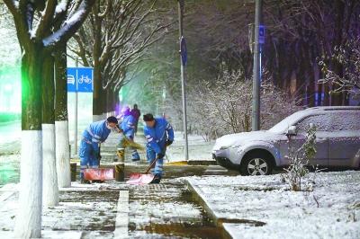 北京环卫156辆融雪车应对扫雪铲冰 大燕网北京站 腾讯网