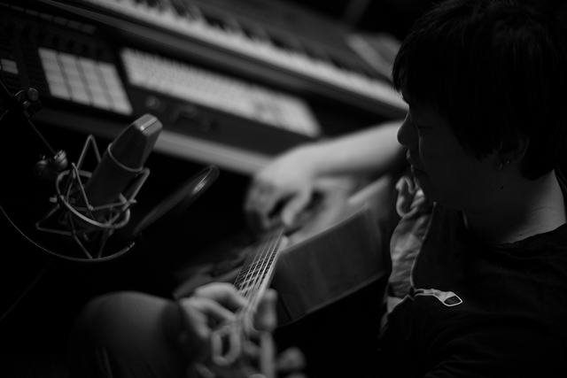 《我们的四十年》延续 洪川《我最爱的人》唱哭观众