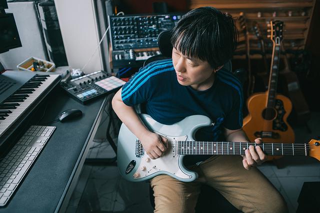 《我们的四十年》延续 洪川《我最爱的人》唱哭观众