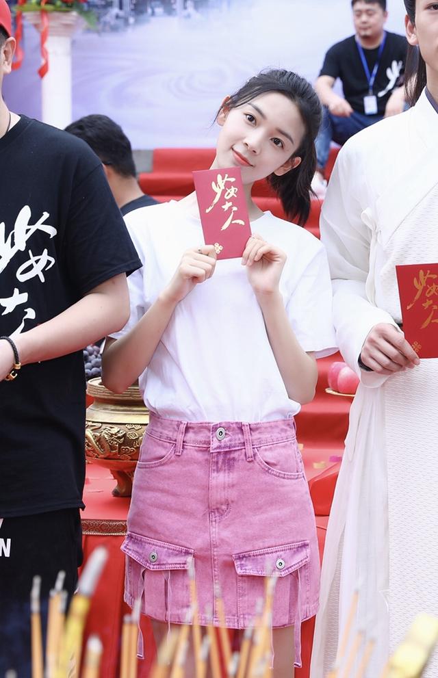 陈瑶新戏《少女大人》开机  天赋型少署苏瓷高甜来袭