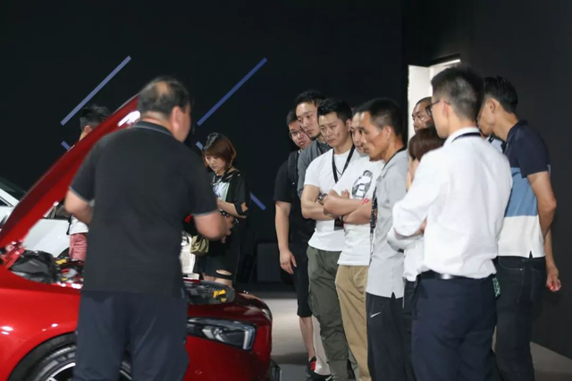 “2019全新梅赛德斯-奔驰长轴距A级轿车西区产品体验日”成都站活力开启