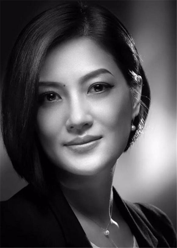 响应传统文化进校园 川剧名家王玉梅精彩演绎《成都》