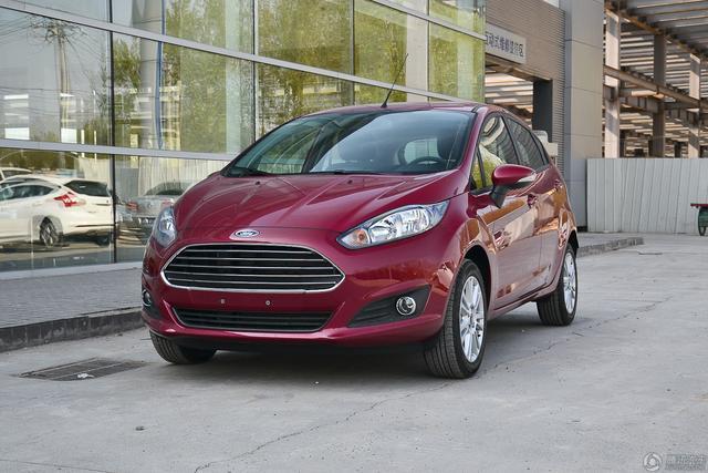 车型简介: 全新国产嘉年华保持了海外新款车型的设计,采用福特家族