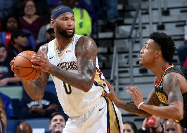 2017-11-14   :35常规赛:鹈鹕106-105老鹰 图集