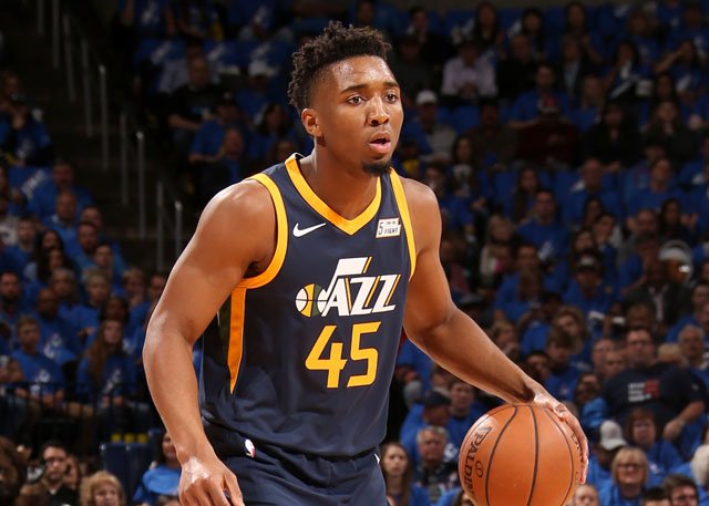 2018-04-17   :06脚趾被踩伤 米切尔不确定能否出战与雷霆g2