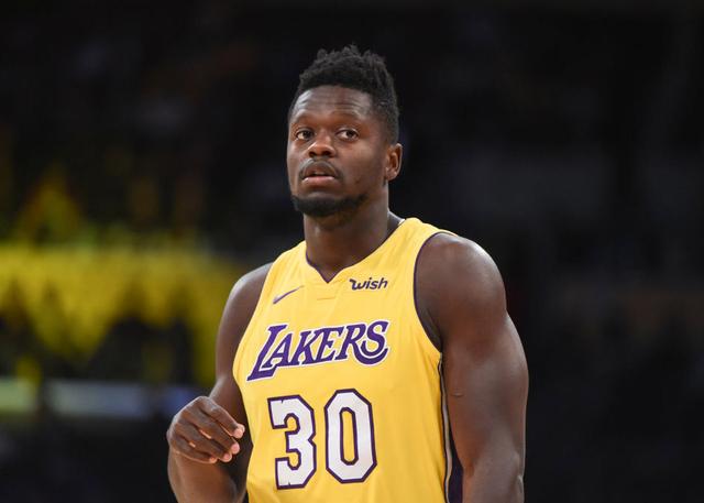 兰德尔遭遇右肋间肌拉伤 缺席球队今日训练