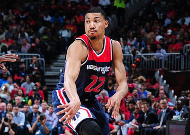 视频-25日最佳封盖 波特先送摁帽再飙三分