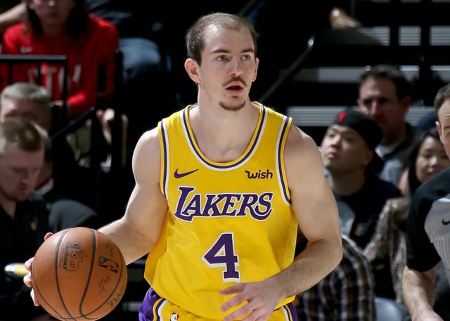 曝湖人队两年550万美元续约替补控卫卡鲁索_nba中国官方网站